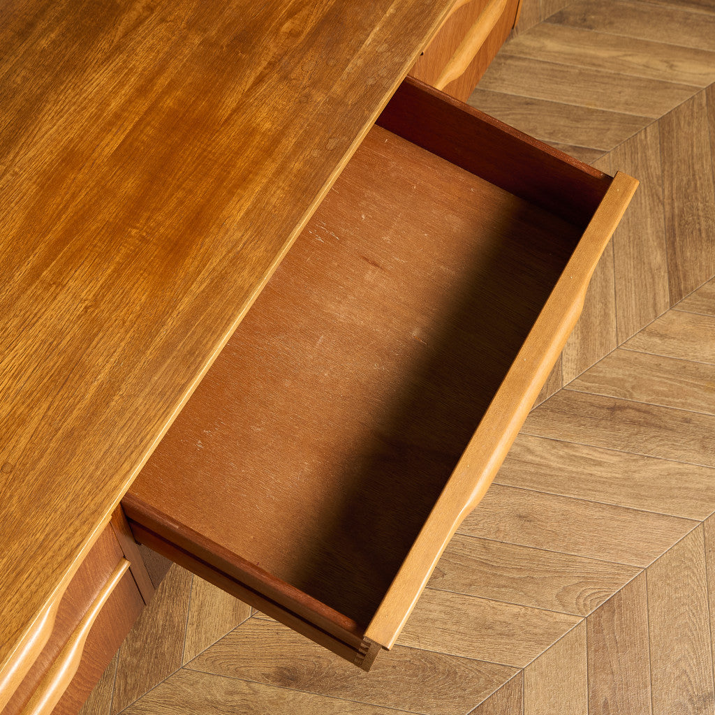 イギリス ヴィンテージ サイドボード