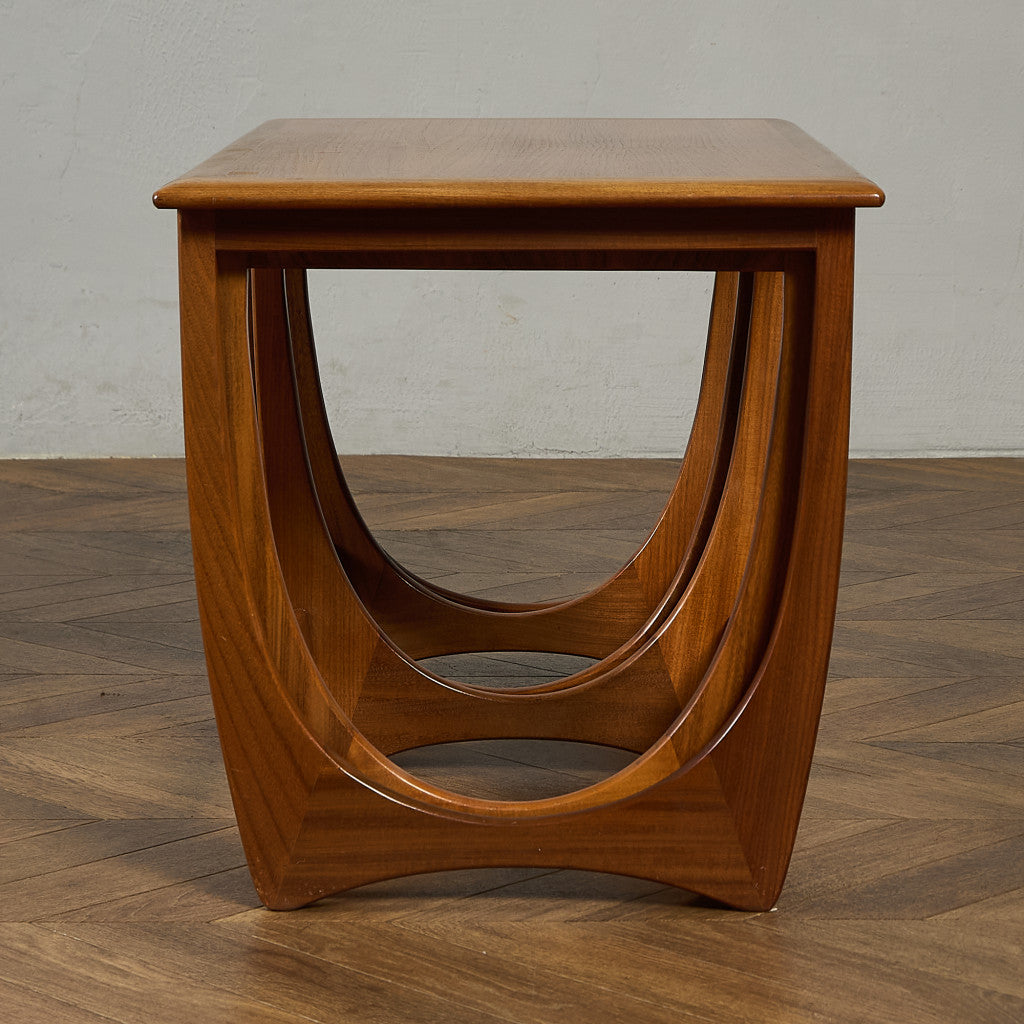 Astro ネスト コーヒーテーブル