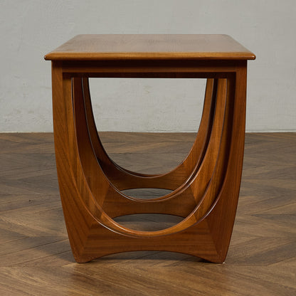 Astro ネスト コーヒーテーブル