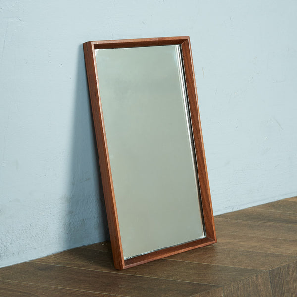 イギリス vintage mirror 鏡 イギリスのおしゃれなアンティーク鏡、縁取りがキラキラ輝く