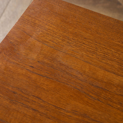 Novy Domov社 Poul Hundevad ネストテーブル