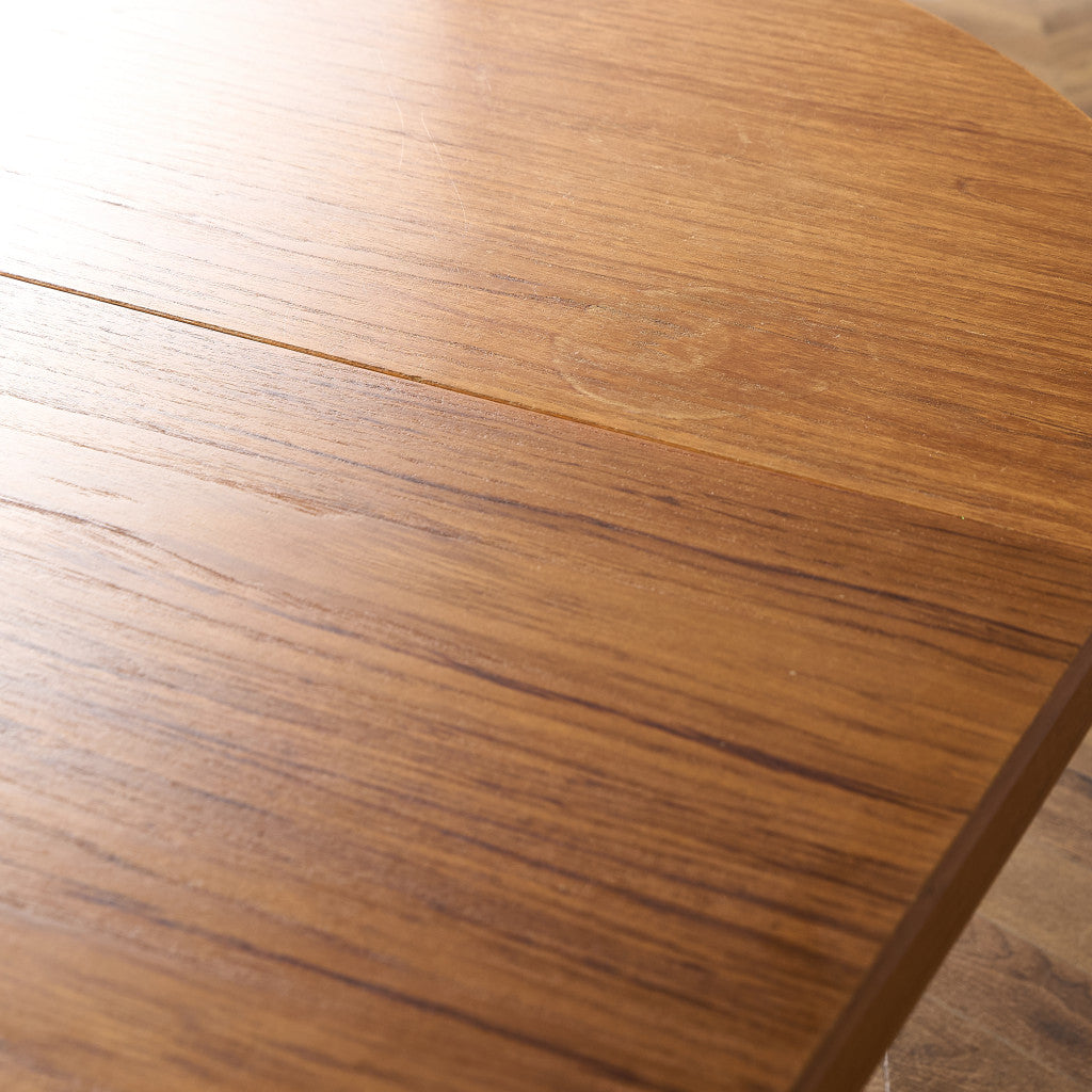 旧東ドイツ ヴィンテージ ラウンド ダイニングテーブル #95593