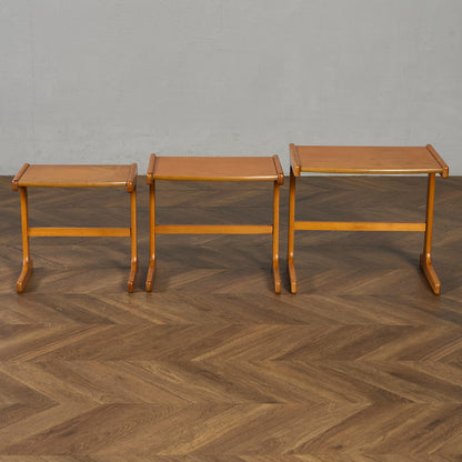 ルーマニア製 ヴィンテージ ネストテーブル