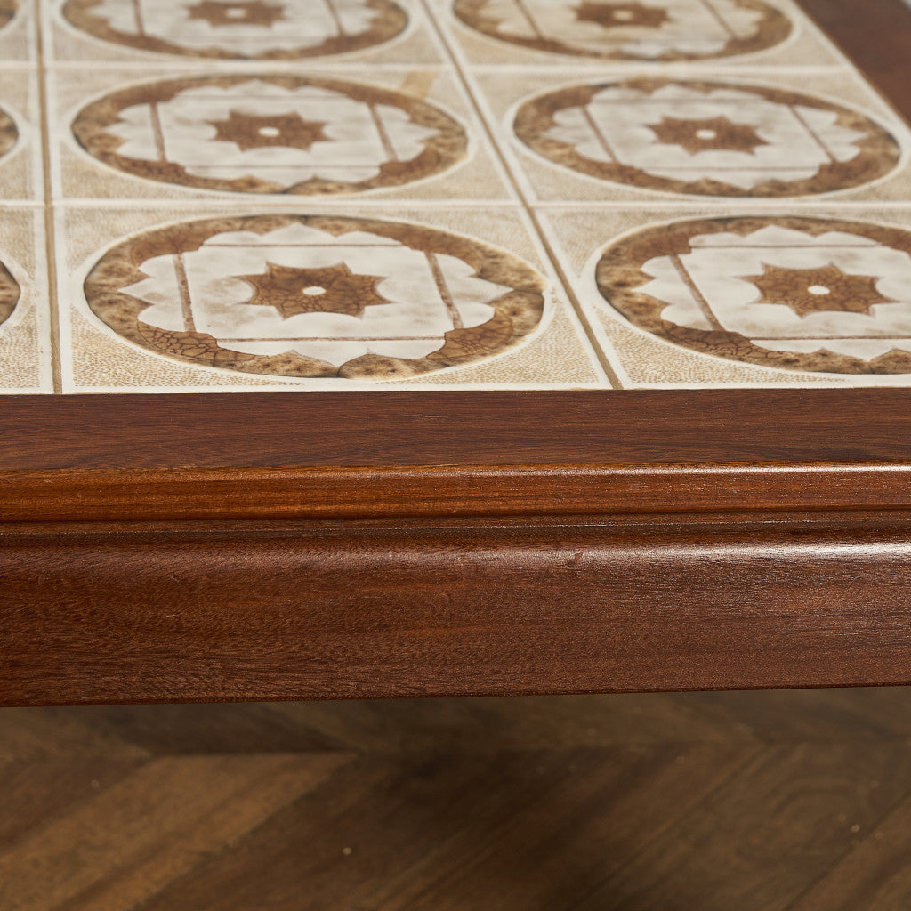 タイルトップ コーヒーテーブル