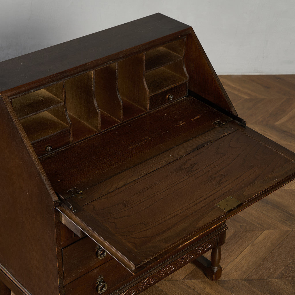 Stanley Wood of Olney ライティング ビューロー