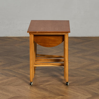 Novy Domov社 Poul Hundevad ネストテーブル