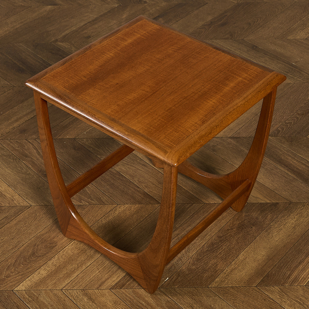 Astro ネスト コーヒーテーブル