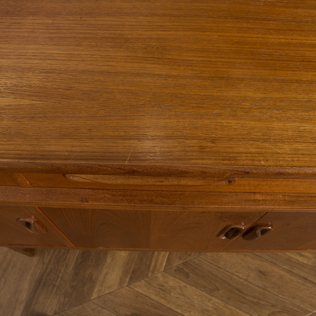 Fresco ヴィンテージ 脚付き サイドボード (4072)