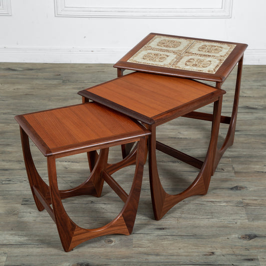 Astro セラミックタイルトップ ネストテーブル (3651D)