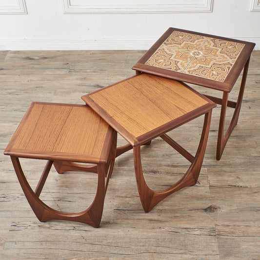 Astro セラミックタイルトップ ネストテーブル (3651D)