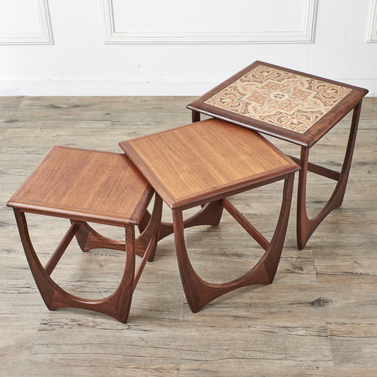 Astro セラミックタイルトップ ネストテーブル (3651D)