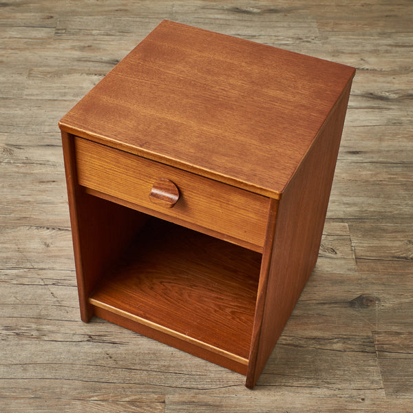 スタッグ Stag Furniture / UK STAG チーク材 ベッドサイドテーブル