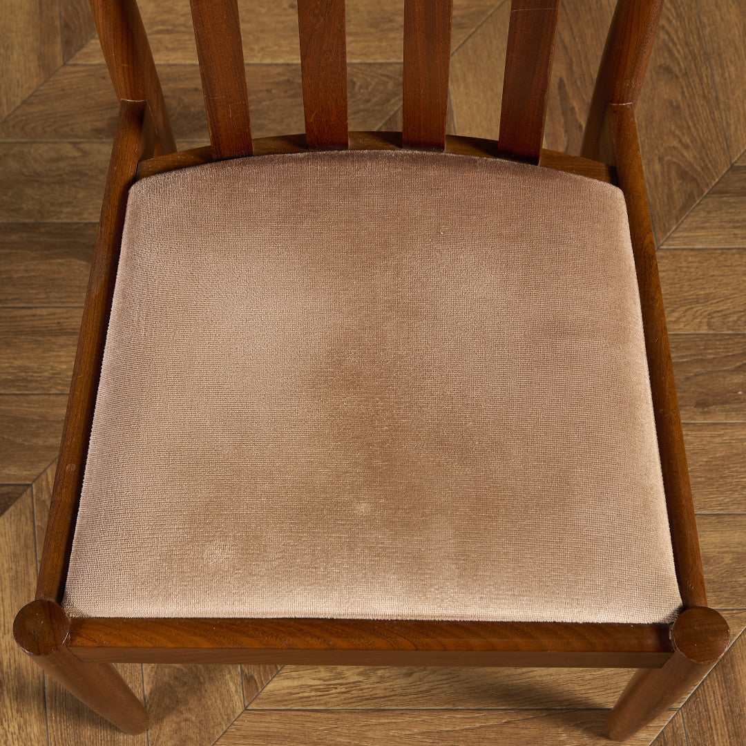 スラットバックチェア