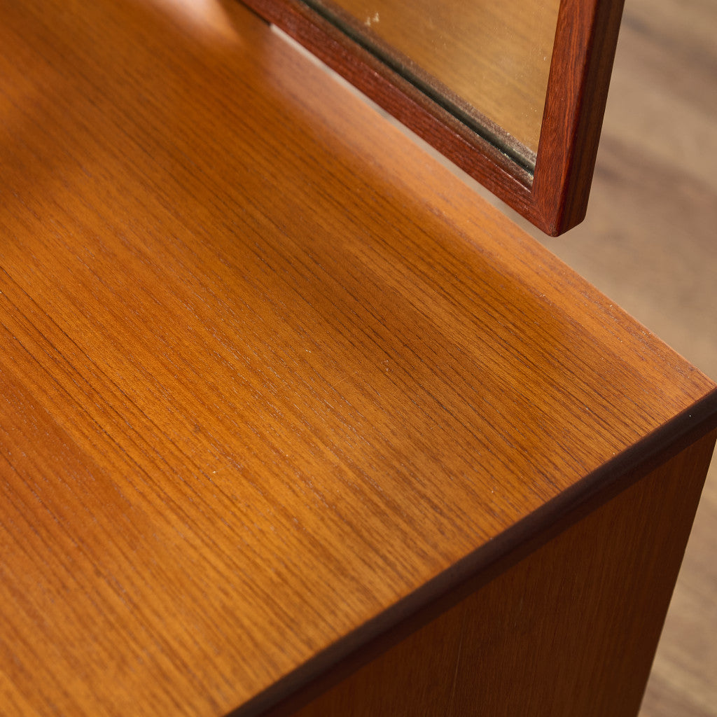 ニューフレスコ ドレッシングデスク (1986)