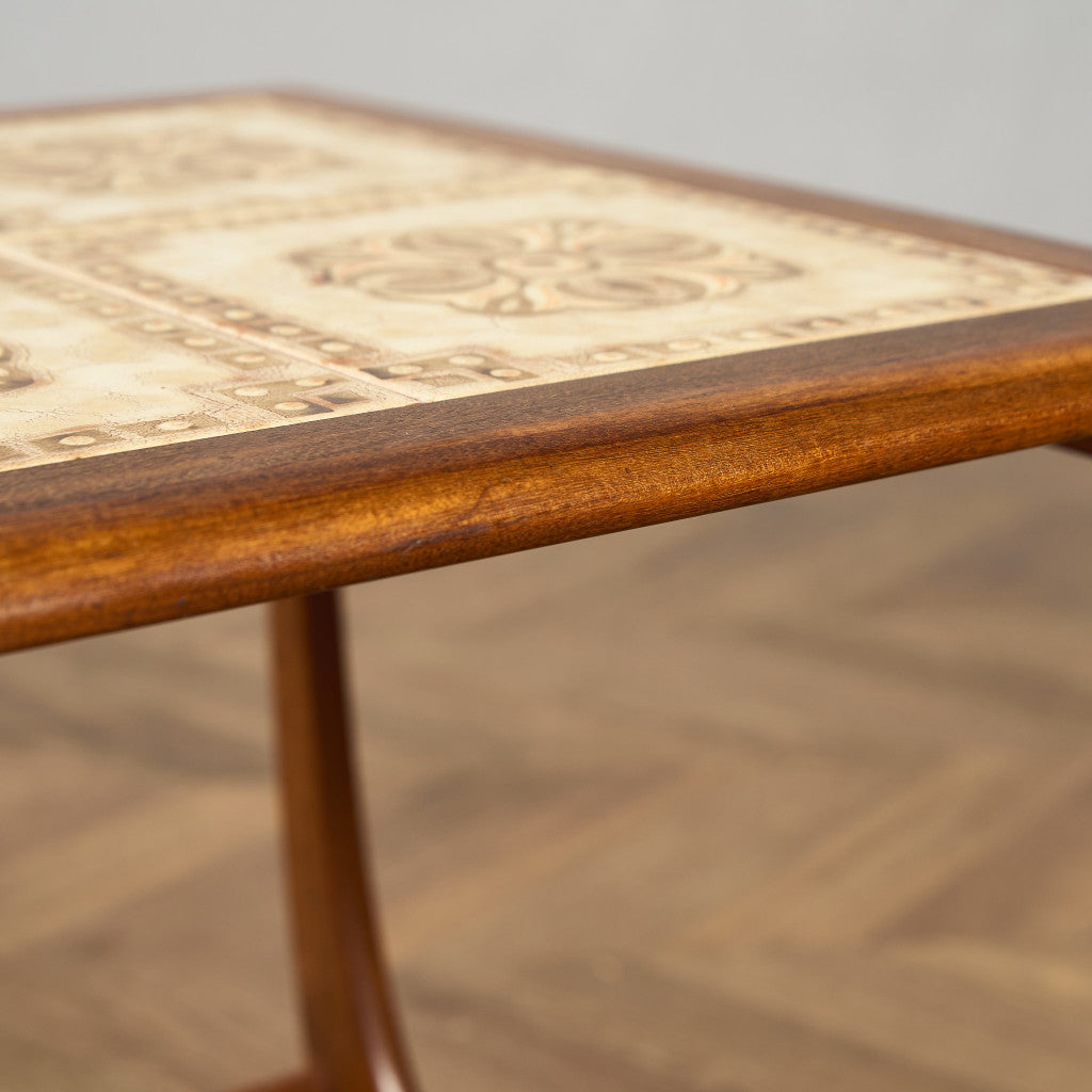 Astro セラミックタイルトップ ネストテーブル