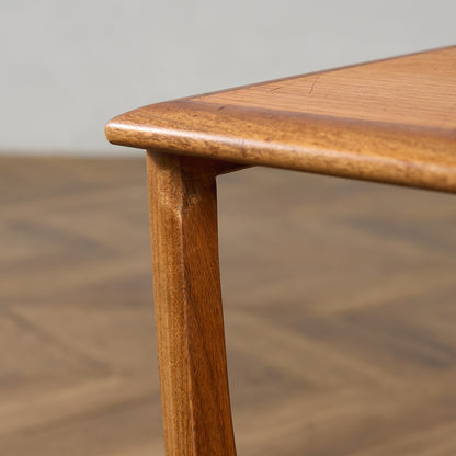 Astro タイルトップ ネストテーブル