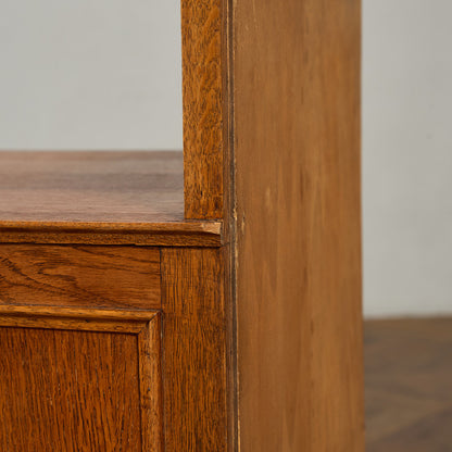 英国 クラシック ベッドサイド キャビネット