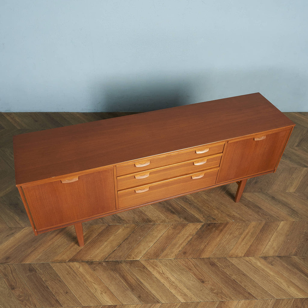 イギリスヴィンテージ サイドボード / カップボード