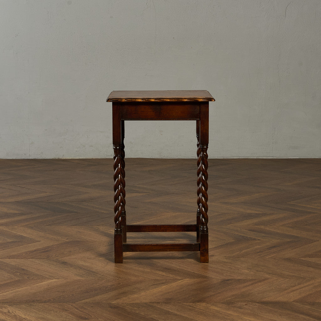 値下英国アンティーク オーク材 サイドテーブル オケージョナルテーブル 英国アンティークのオケージョナルテーブル、ウォールナットの