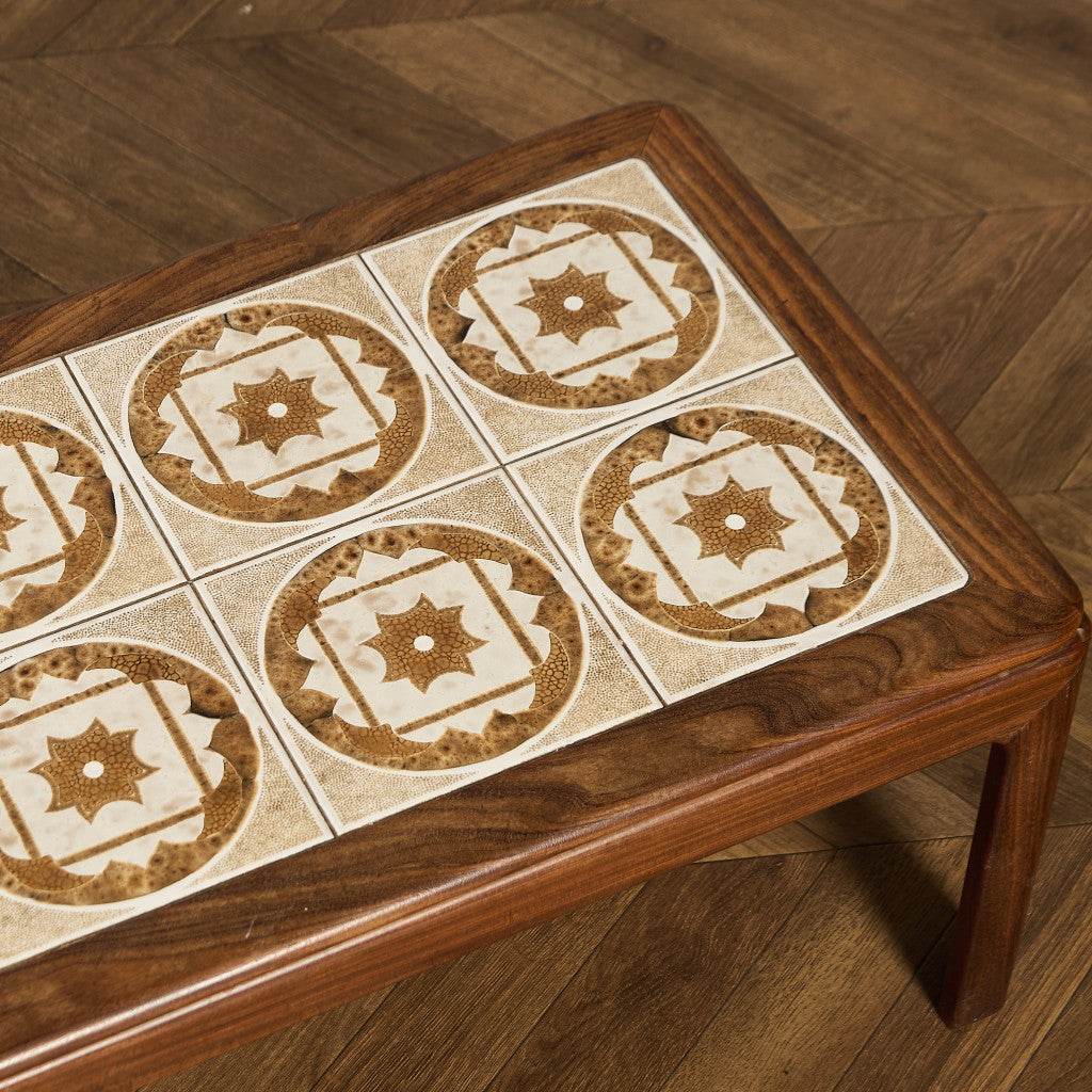 タイルトップ コーヒーテーブル