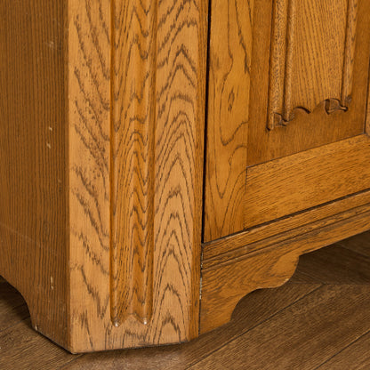 L. Marcus Ltd.  ウェルシュドレッサー 食器棚