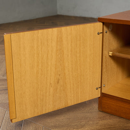 英国 ヴィンテージ キャビネット