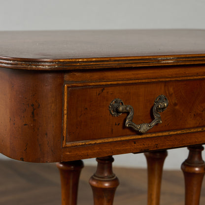 サイドテーブル