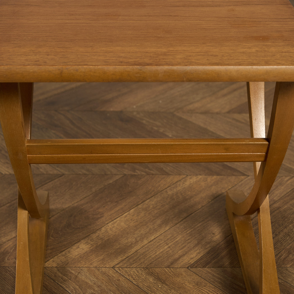 ネストテーブル