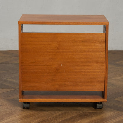 英国 ヴィンテージ ベッドサイド キャビネット