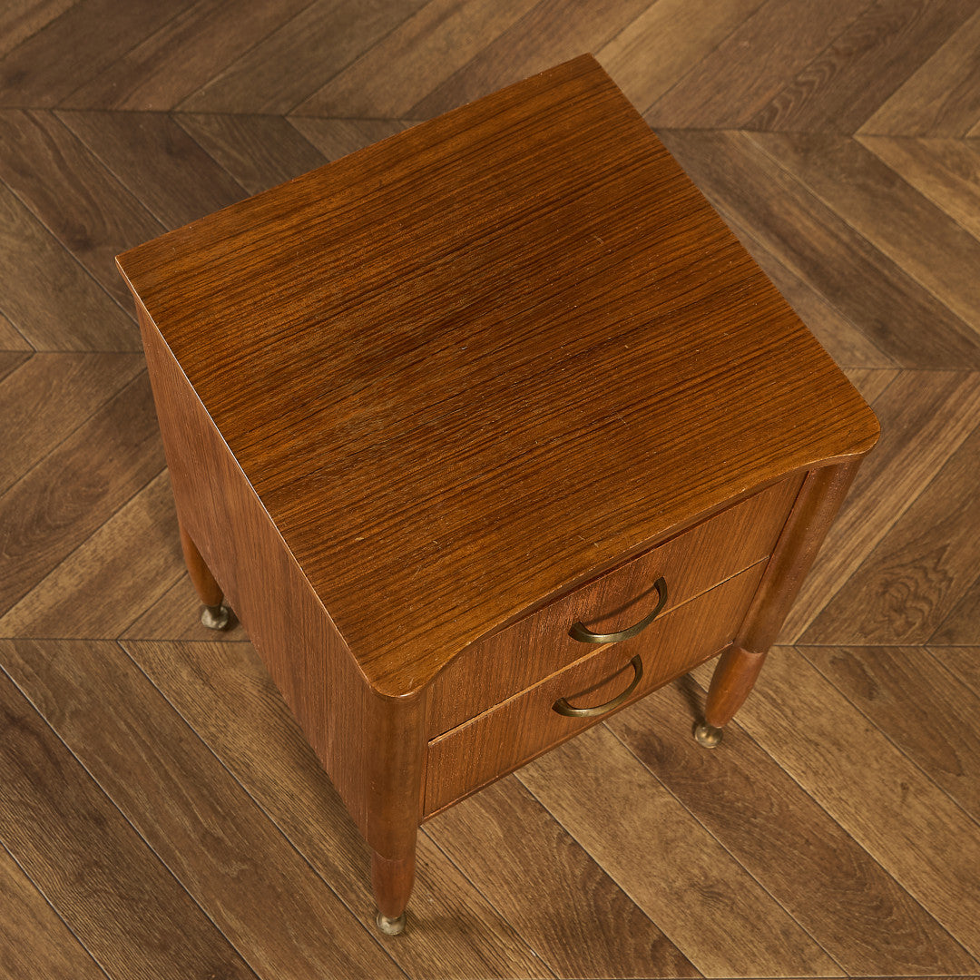 ヴィンテージ ベッドサイド キャビネット