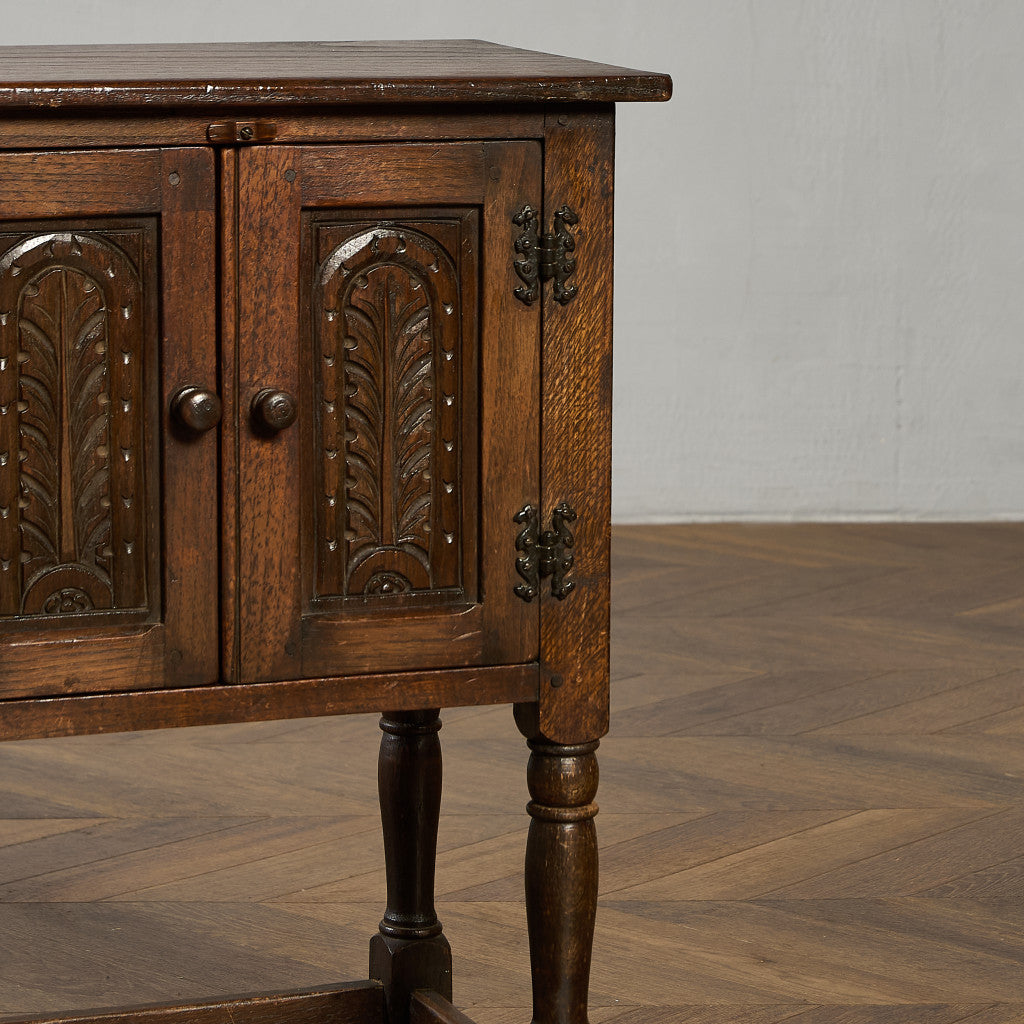 英国 クラシック サイドキャビネット サイドテーブル