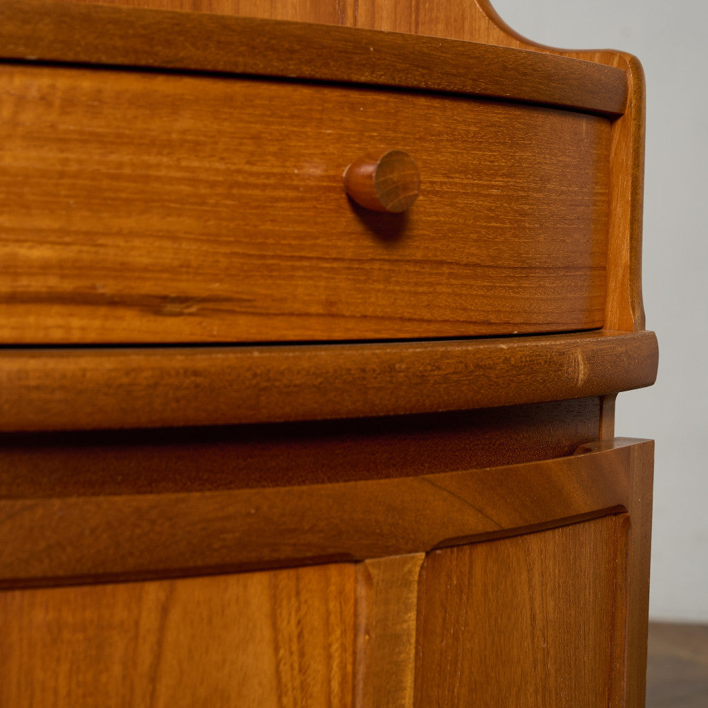 ネイサン Nathan 十字扉 ヴィンテージ トール コーナーキャビネット #95517