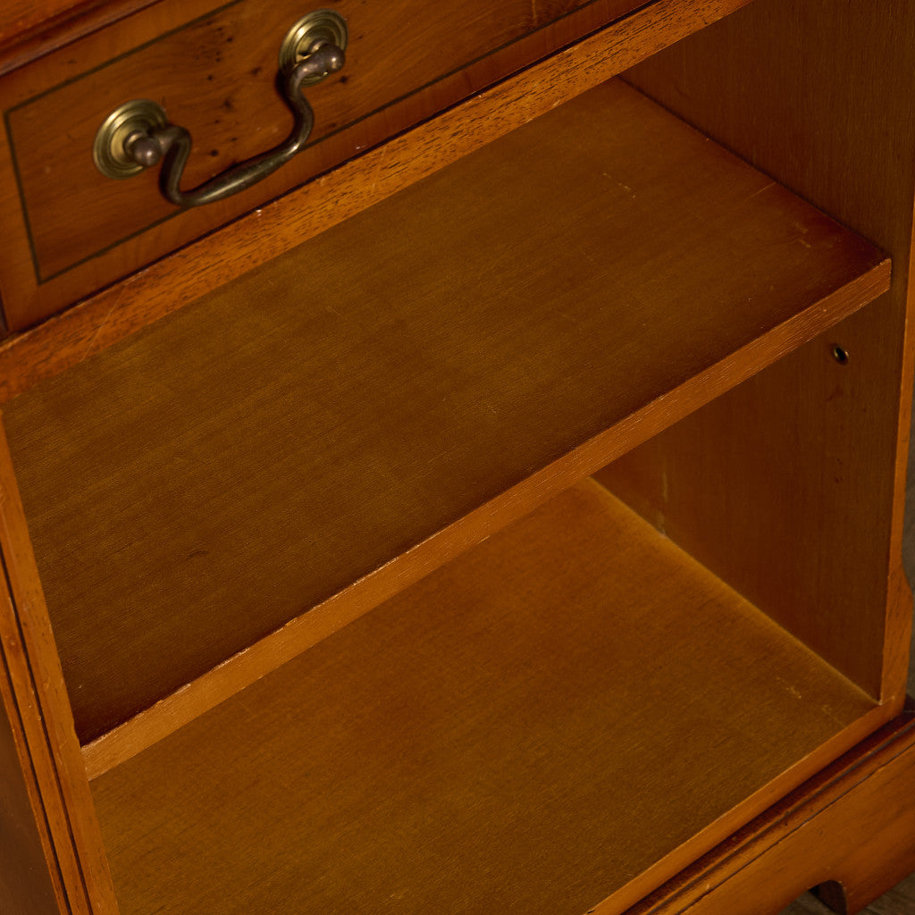 英国 クラシック サイドキャビネット