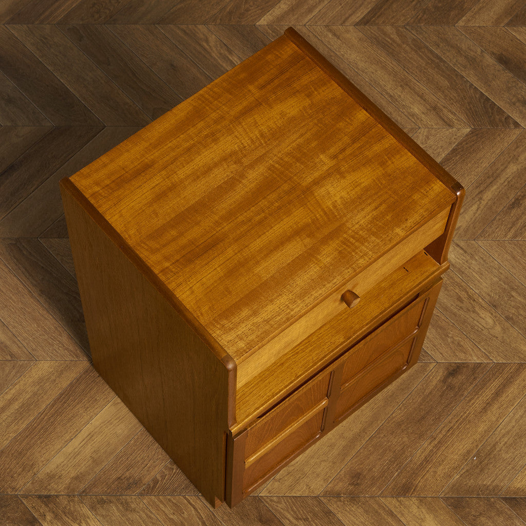 ヴィンテージ 十字扉 スモールキャビネット