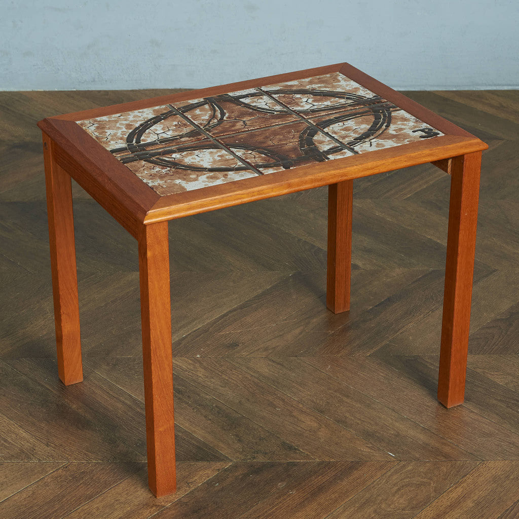 TRIOH mobler Danish tile top nesting table #84018