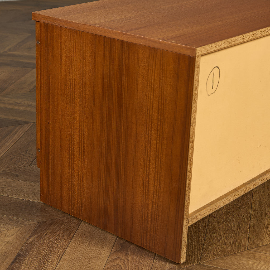 英国 ヴィンテージ キャビネット