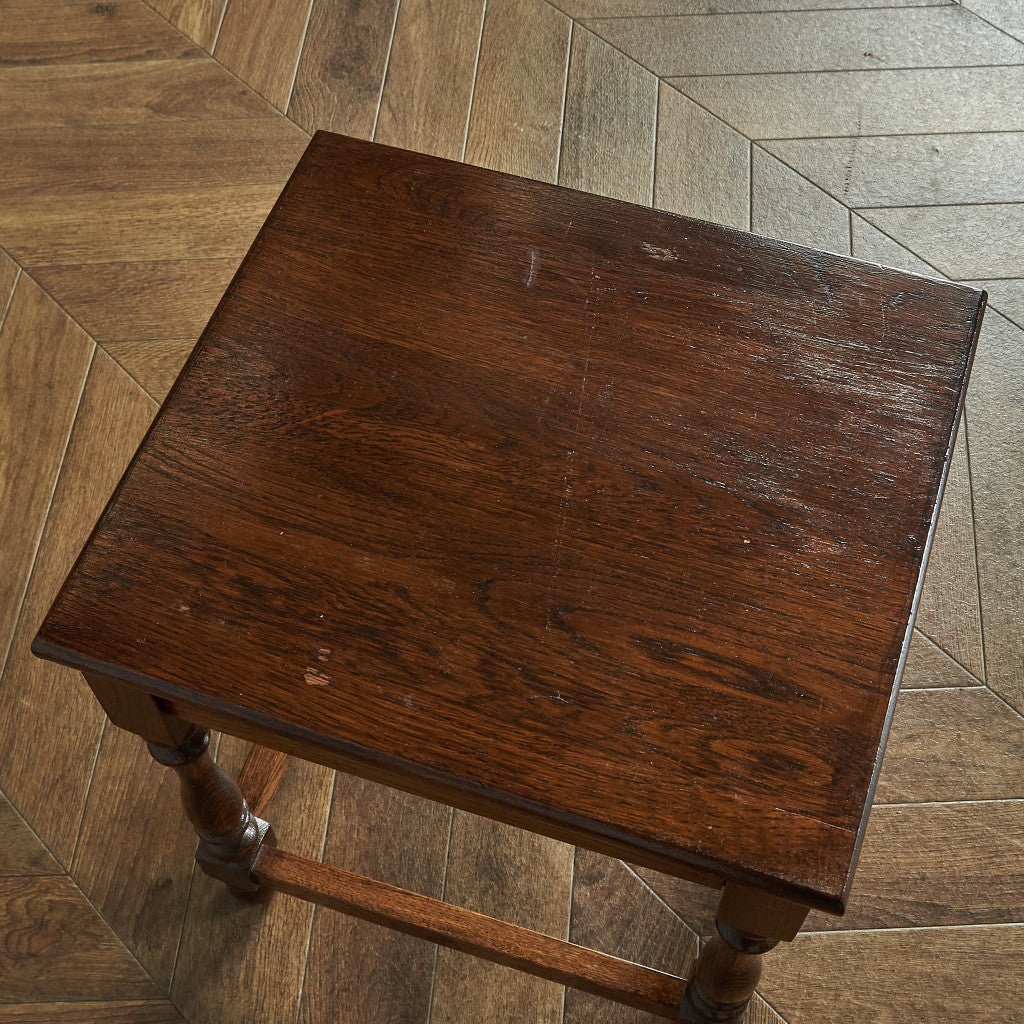 British classic oak nesting table #81756