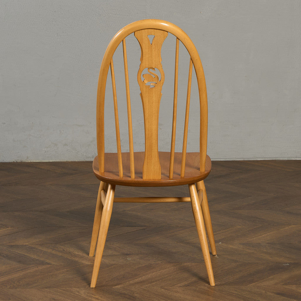 スワンバックチェア  ラウンドメタルラベル