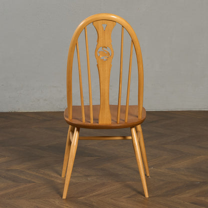 スワンバックチェア  ラウンドメタルラベル