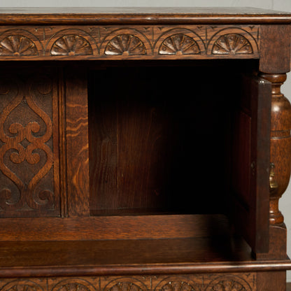 英国 クラシック コートカップボード