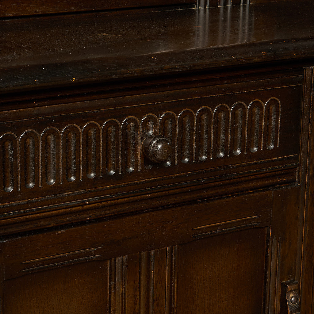 英国 クラシック コートカップボード