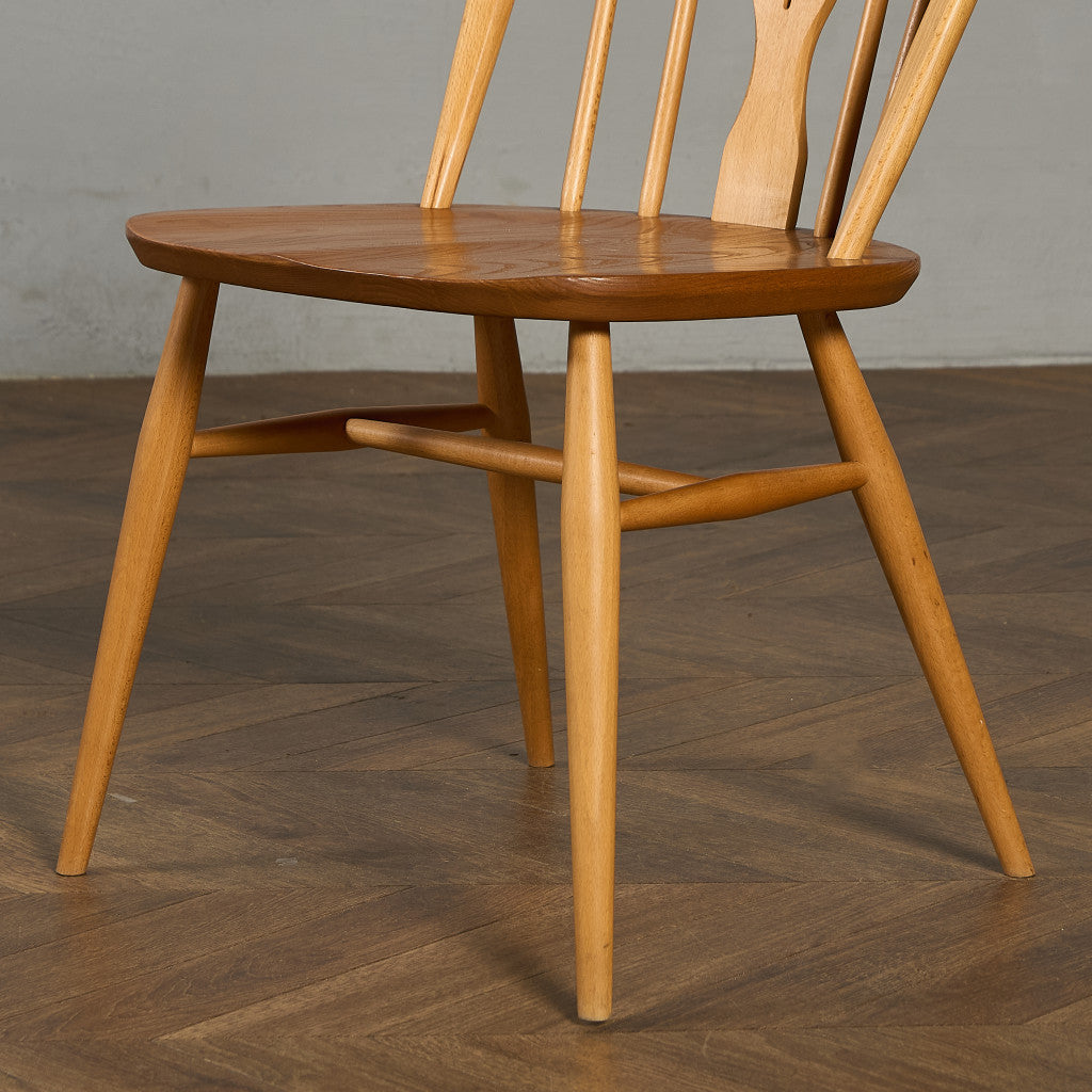 シスルバックチェア ゴールドメタルラベル