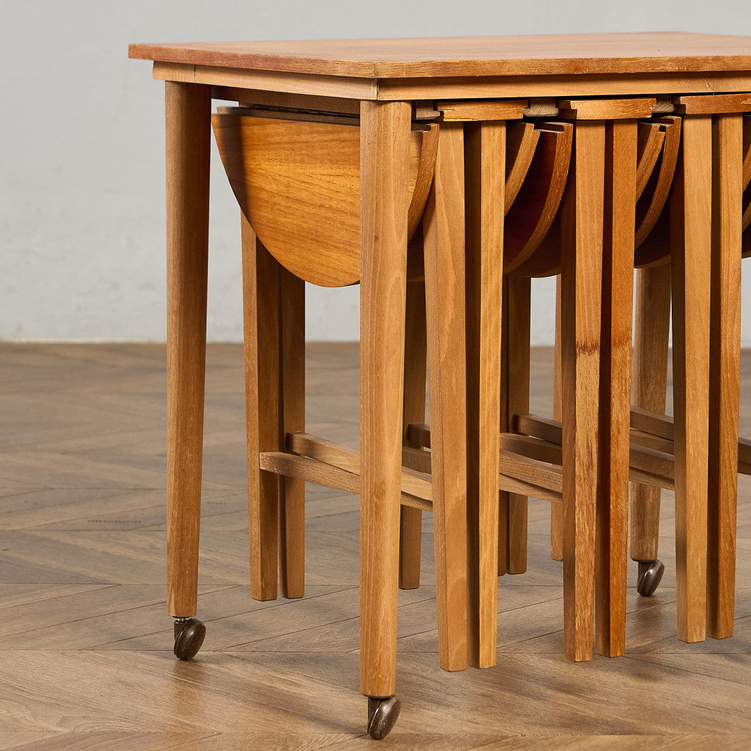 Novy Domov ヴィンテージ ネストテーブル