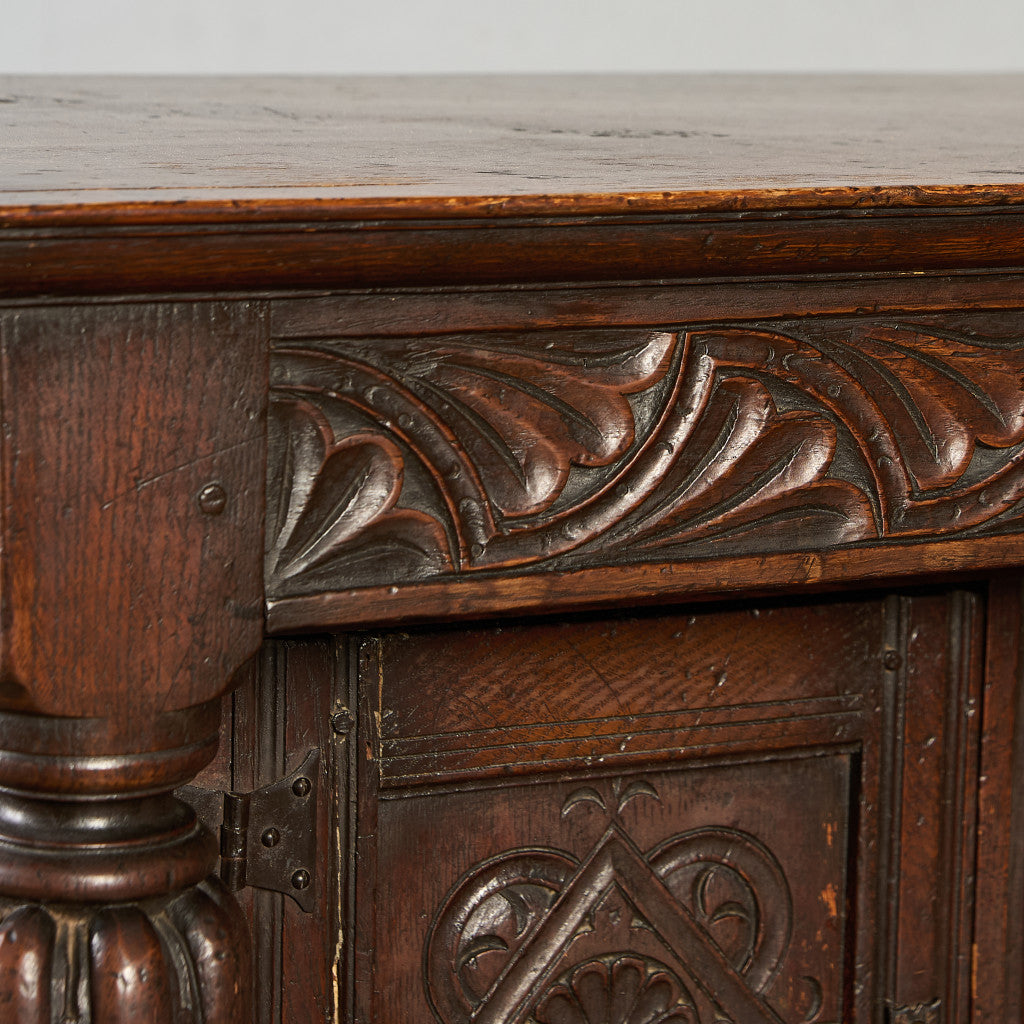 Alfred Allen コートカップボード