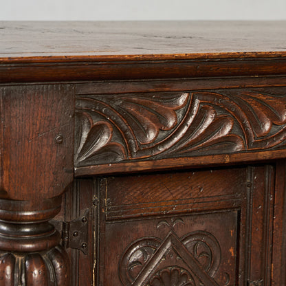 Alfred Allen コートカップボード