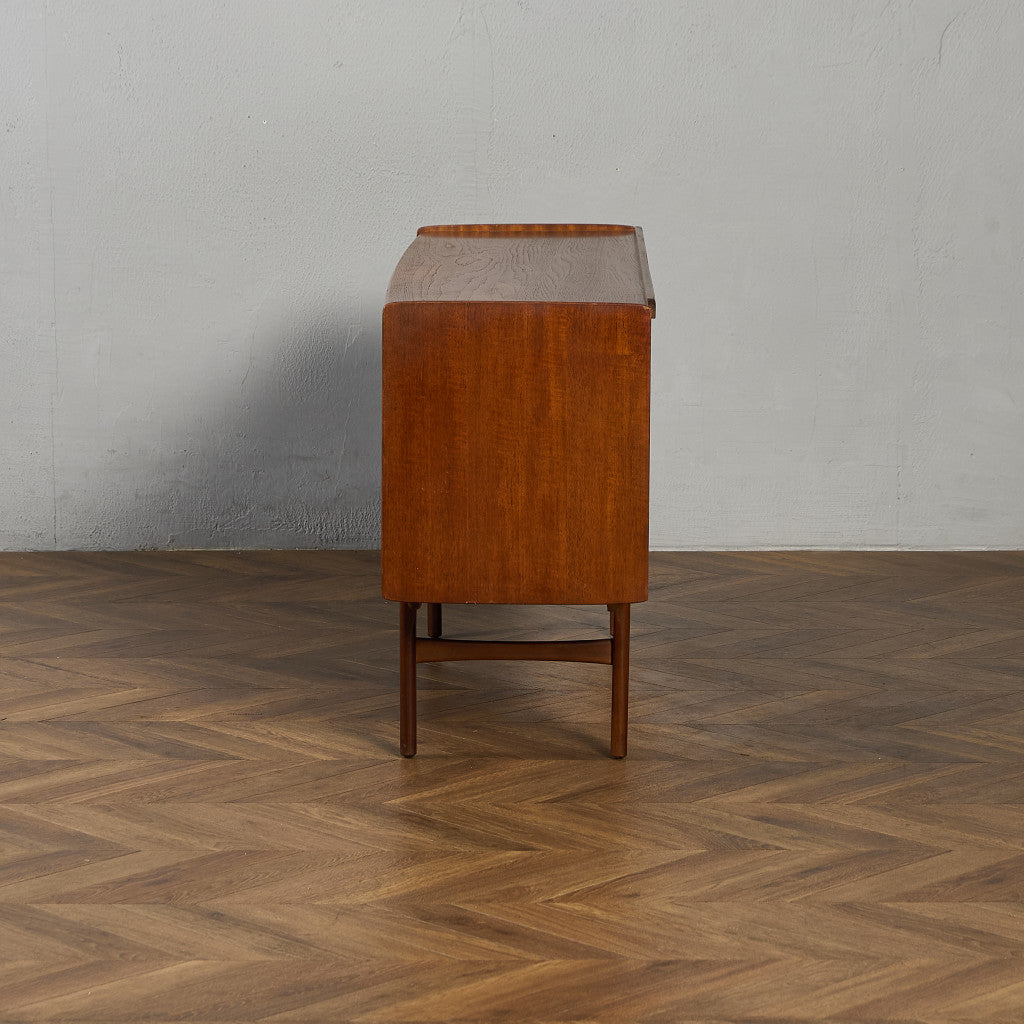 イギリス ヴィンテージ サイドボード