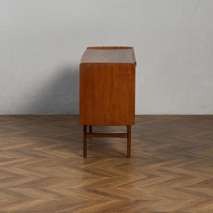 イギリス ヴィンテージ サイドボード