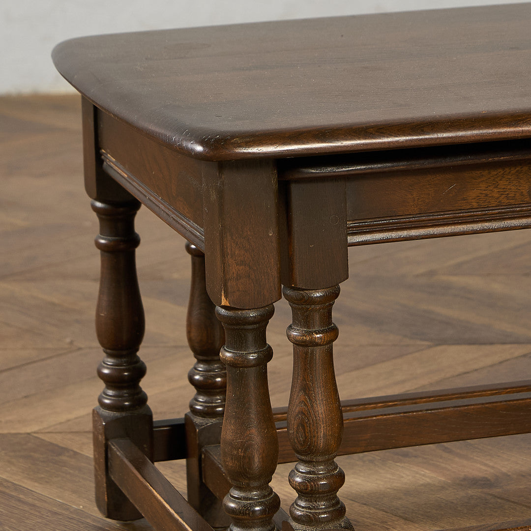 ネスト コーヒーテーブル