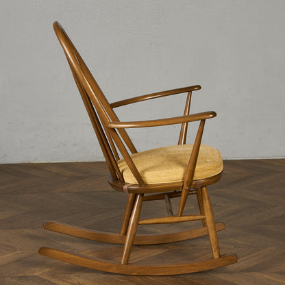 ヴィンテージ スワンバック ロッキングチェア ラウンド型メタルラベル