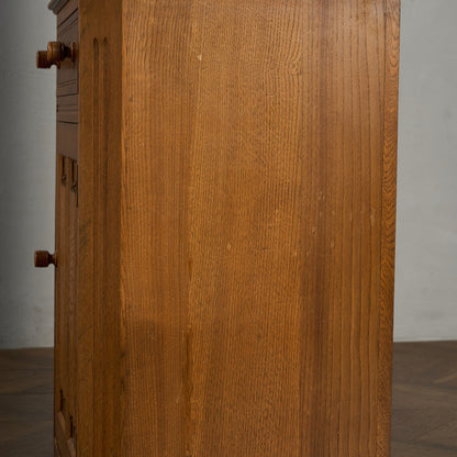 L. Marcus Ltd.  ウェルシュドレッサー 食器棚